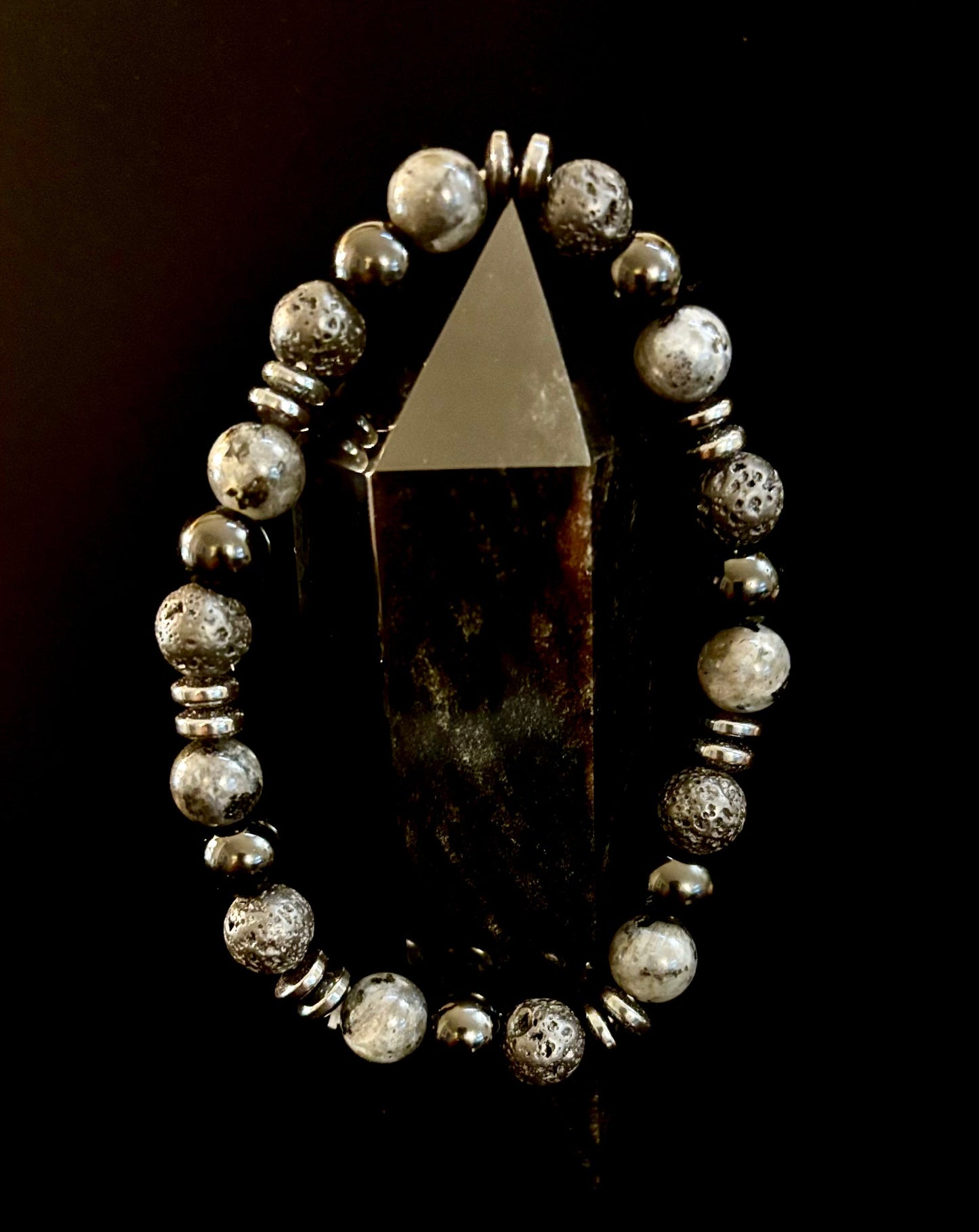 Pulsera de guerrero místico para hombre – Labradorita, ónix negro y roca de lava con espaciadores de metal negro (se adapta a muñecas grandes)
