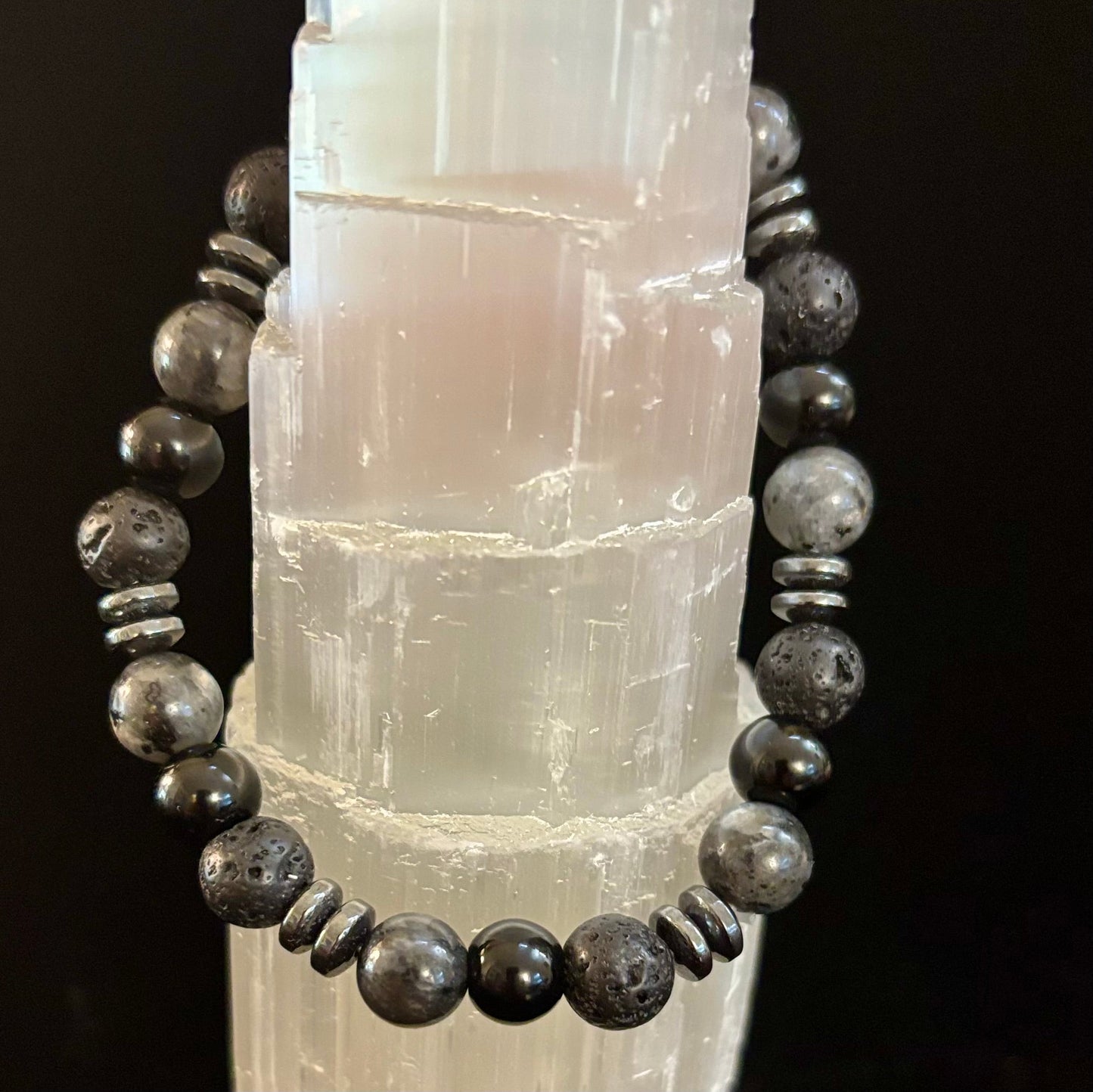 Pulsera de guerrero místico para hombre – Labradorita, ónix negro y roca de lava con espaciadores de metal negro (se adapta a muñecas grandes)