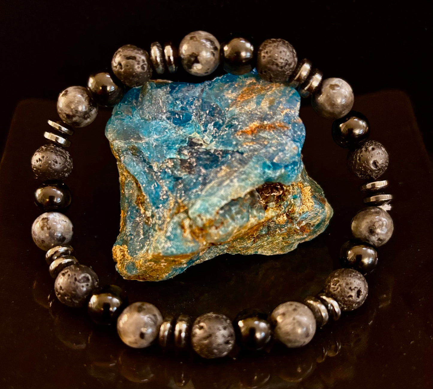 Pulsera de guerrero místico para hombre – Labradorita, ónix negro y roca de lava con espaciadores de metal negro (se adapta a muñecas grandes)