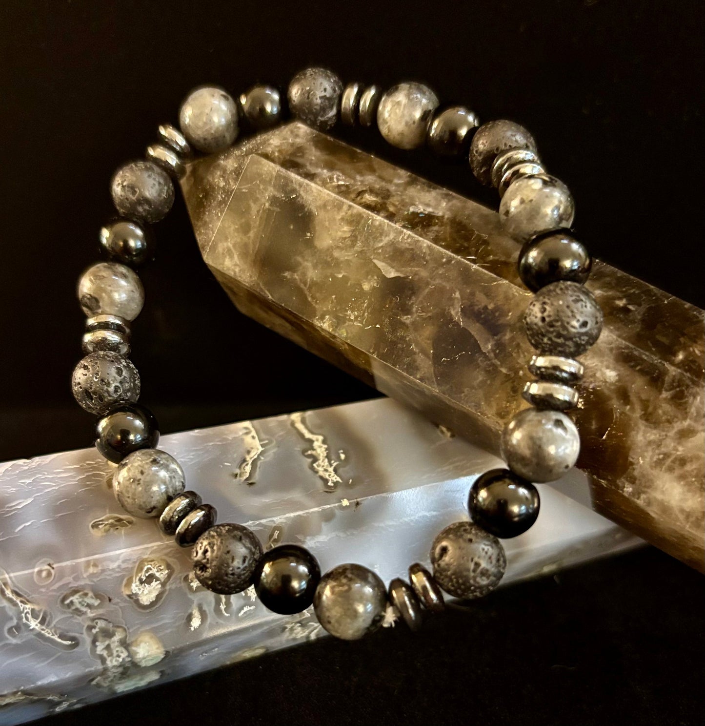 Pulsera de guerrero místico para hombre – Labradorita, ónix negro y roca de lava con espaciadores de metal negro (se adapta a muñecas grandes)