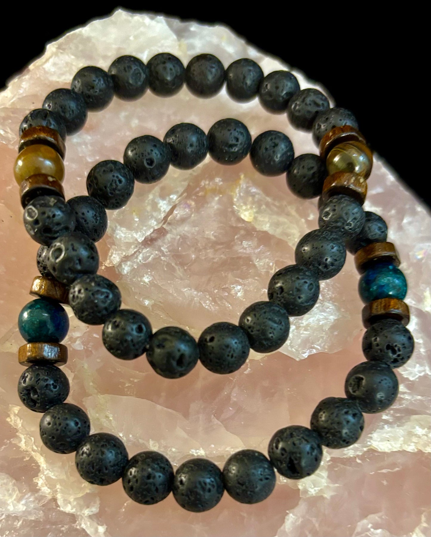 Pulsera de roca de lava y piedra negra para hombre – Piedras decorativas naturales azules, grises o marrones | Muñeca mediana-grande
