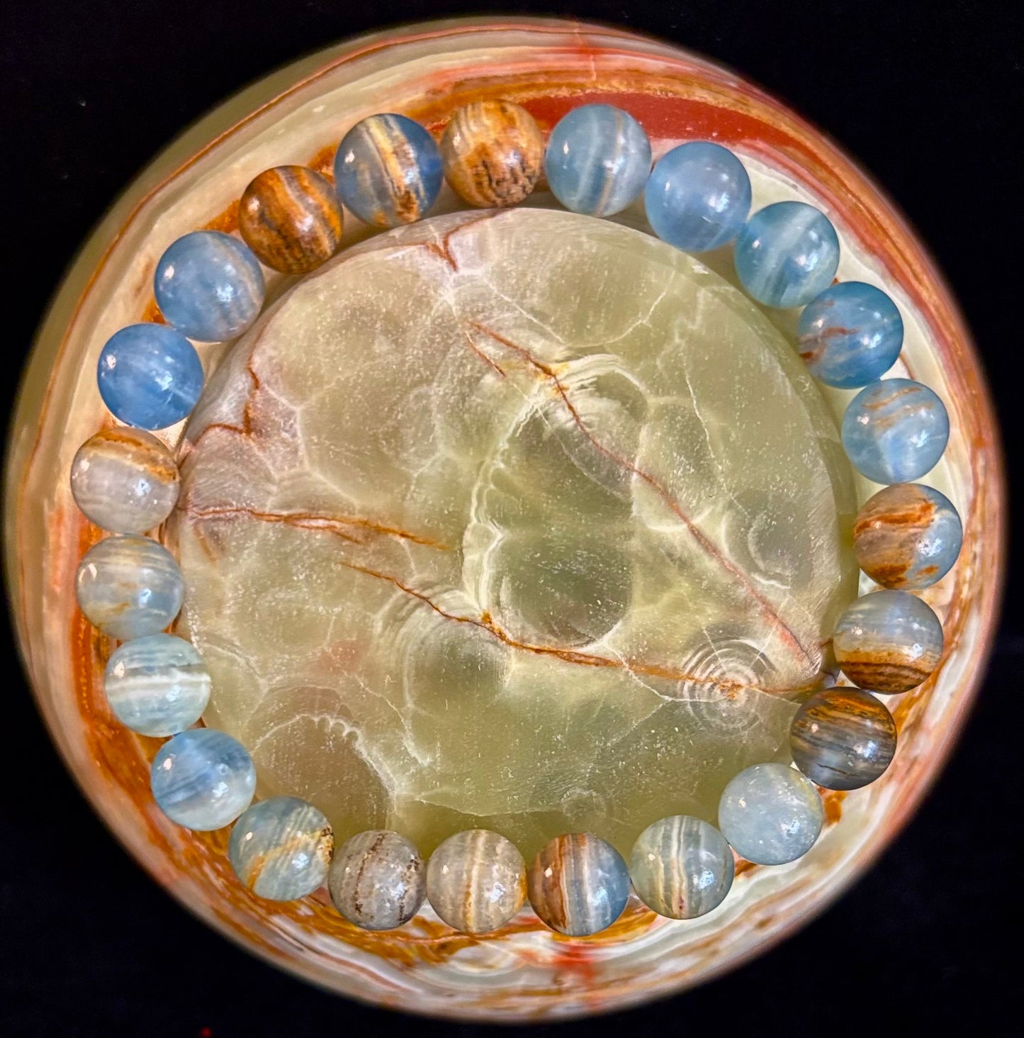 Pulsera de calcita lemuriana de Aquatine - Cuentas de 8 mm y 10 mm (muñecas medianas)