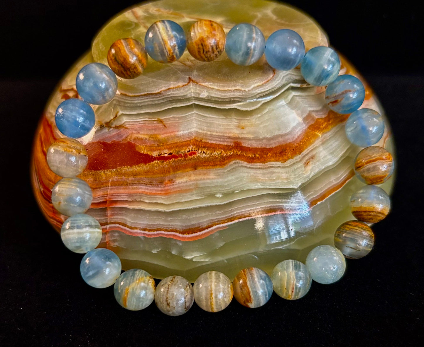 Pulsera de calcita lemuriana de Aquatine - Cuentas de 8 mm y 10 mm (muñecas medianas)