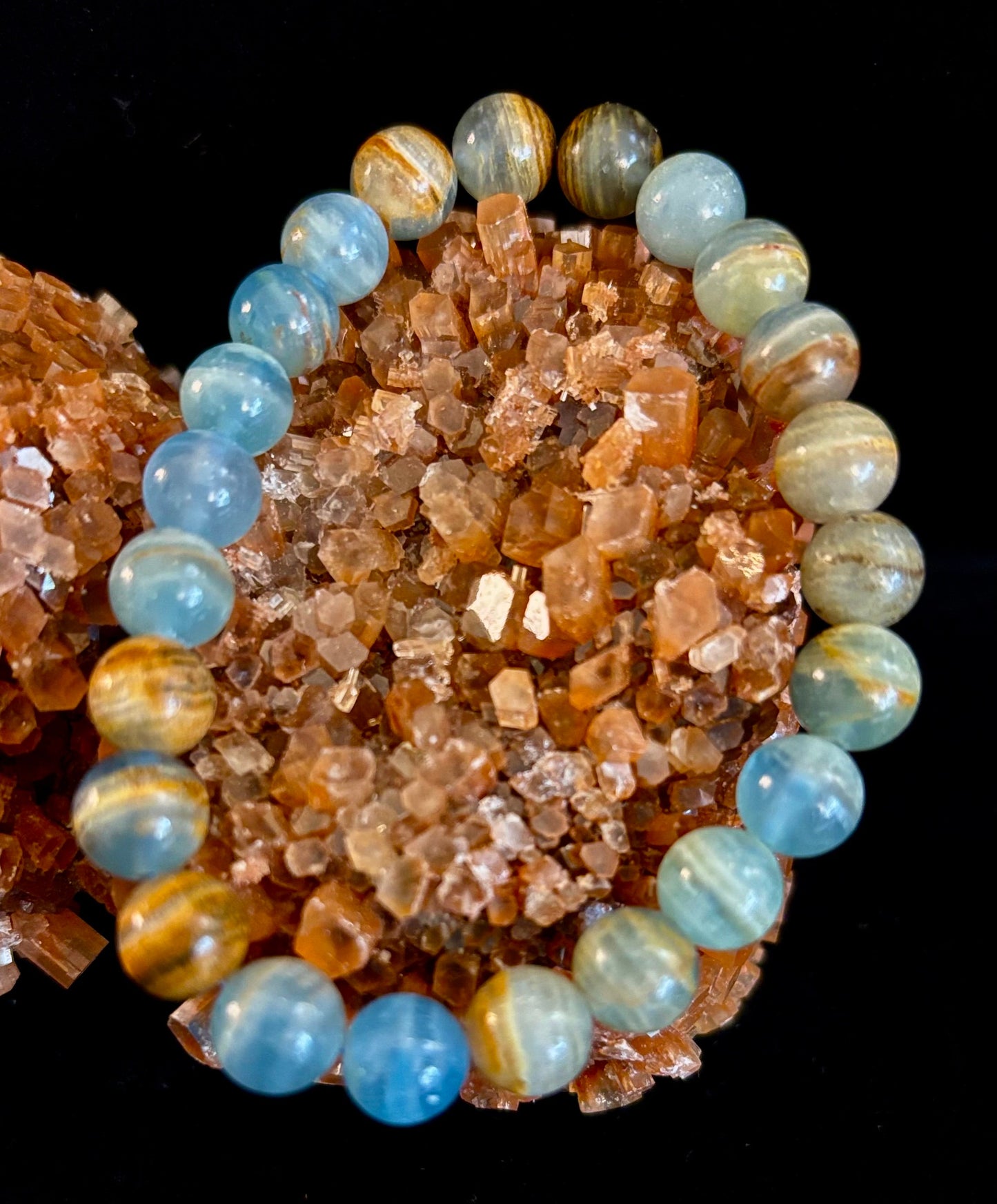 Pulsera de calcita lemuriana de Aquatine - Cuentas de 8 mm y 10 mm (muñecas medianas)