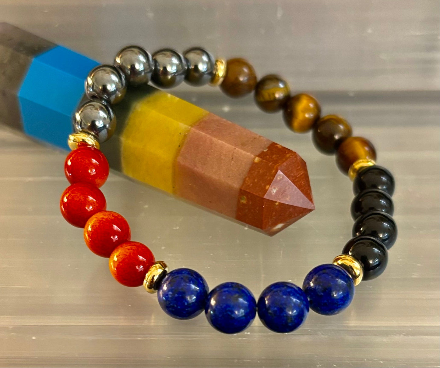 Atrae riqueza y emana confianza: Pulsera de ojo de tigre, lapislázuli y madera (para muñecas pequeñas a medianas)