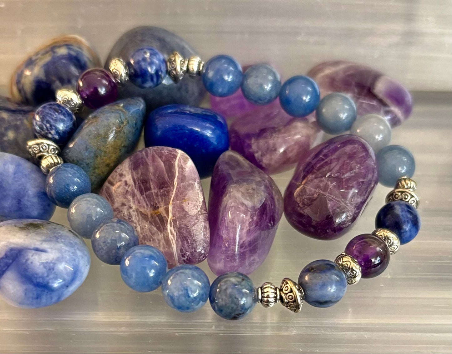 Pulsera de intención de apoyo para la ansiedad – Aventurina azul, sodalita y amatista | Piedras preciosas de 8mm