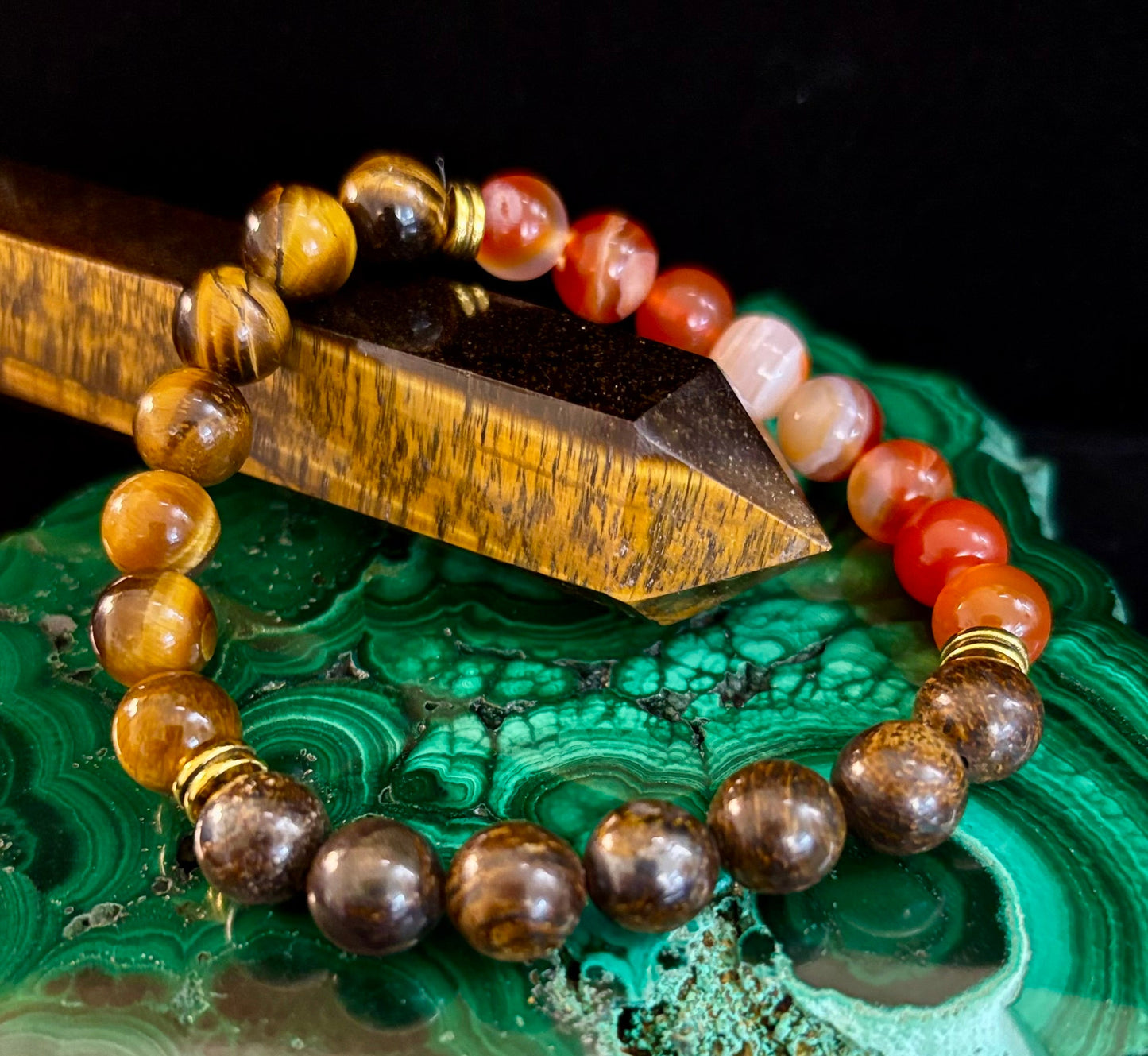 Pulsera con intención para apoyar la depresión – Ojo de Tigre Amarillo, Cornalina Veteada y Broncita | Gemas de 8mm