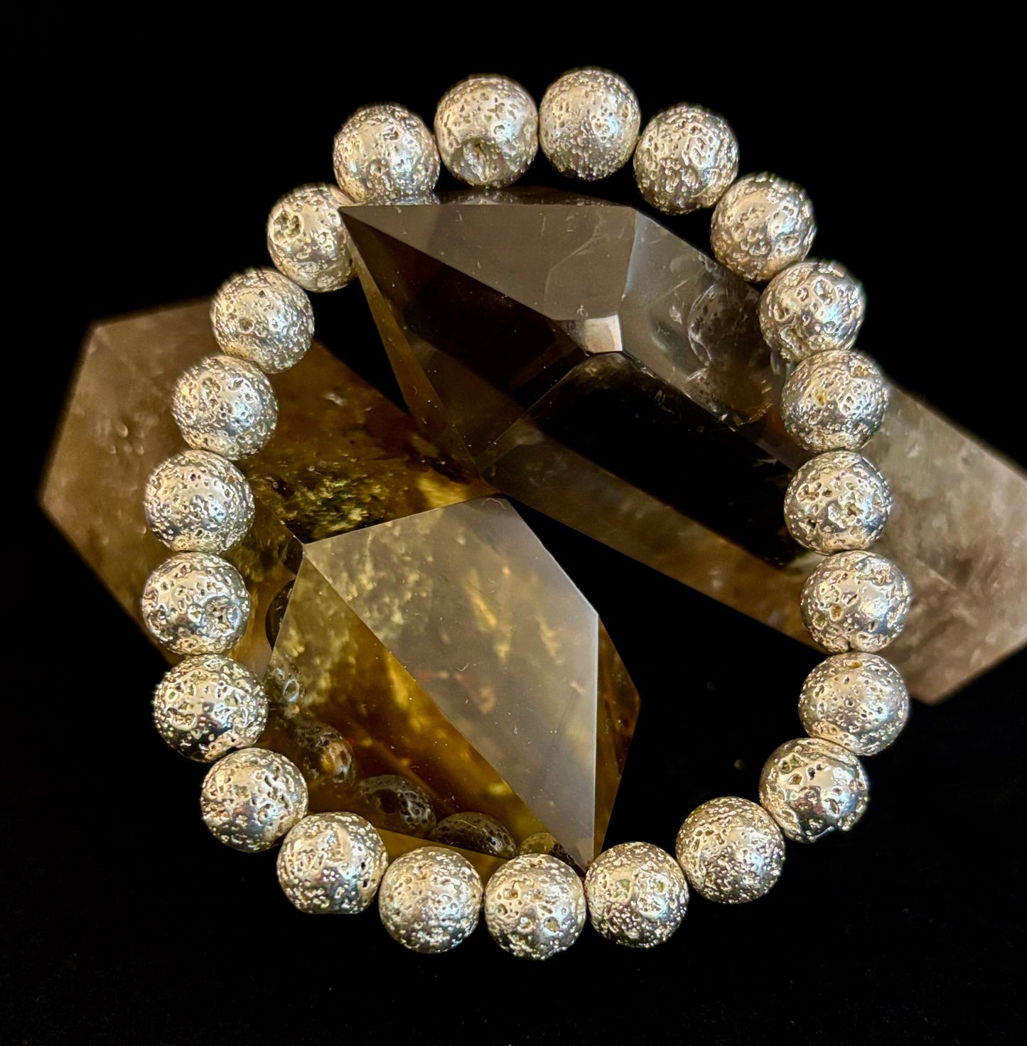 Pulsera de Roca de Lava Plateada – Energía de Conexión a Tierra con un Atrevido Estilo Metálico (6mm u 8mm) para Muñecas Medianas a Grandes
