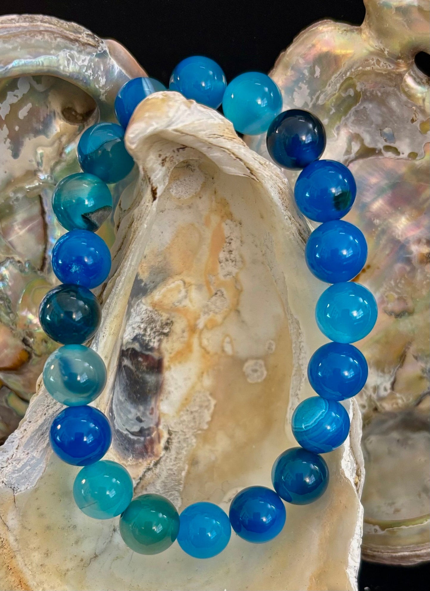 Pulsera Ágata Azul Energía Oceánica Reiki-Infusionada Calma y Comunicación (Muñeca Mediana)