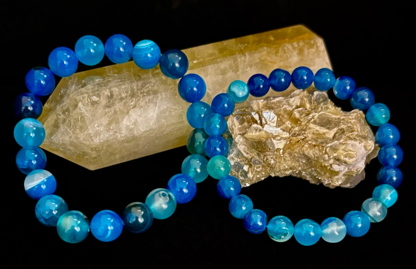 Pulsera Ágata Azul Energía Oceánica Reiki-Infusionada Calma y Comunicación (Muñeca Mediana)