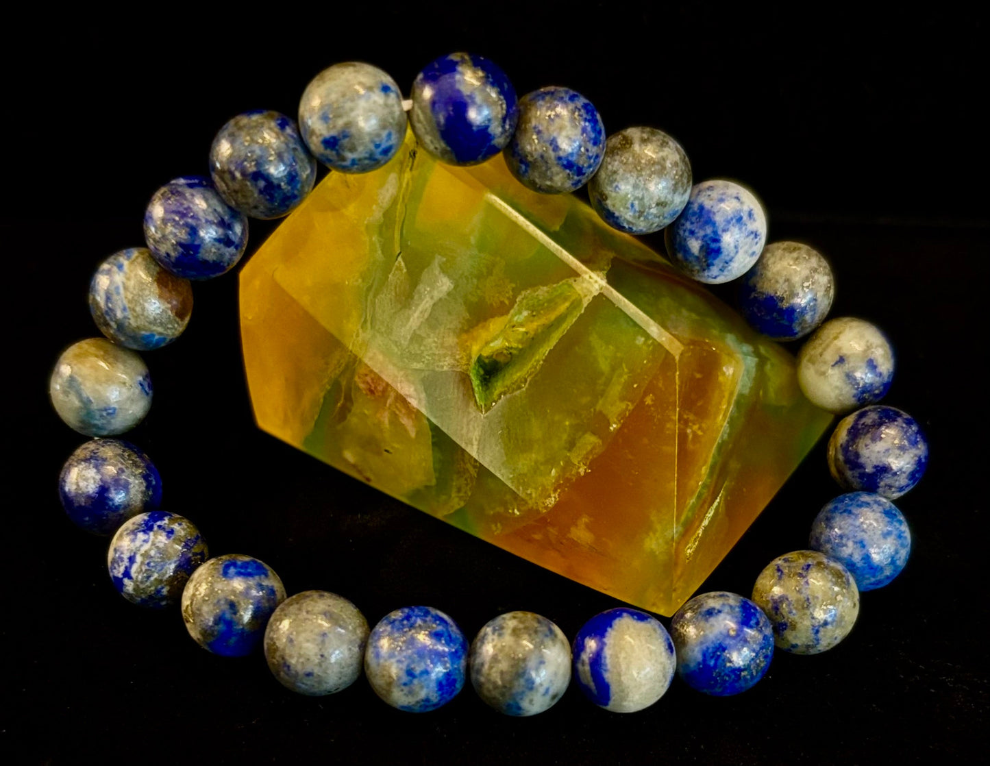 Pulsera Curativa de Lapislázuli – Sabiduría, Verdad y Fuerza Interior