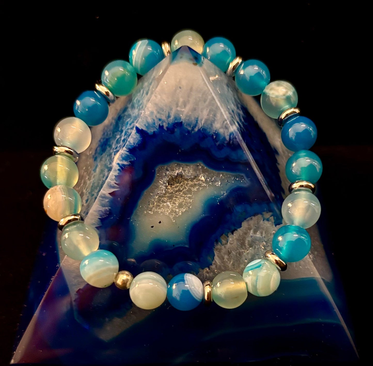 Pulsera de Ágata Azul Rayada – Energía Calmante para Muñecas Pequeñas a Medianas