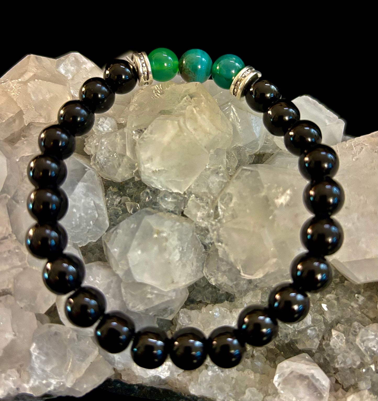 Pulsera Elástica de Piedra Natural Verde – Hecha a Mano en Turquía