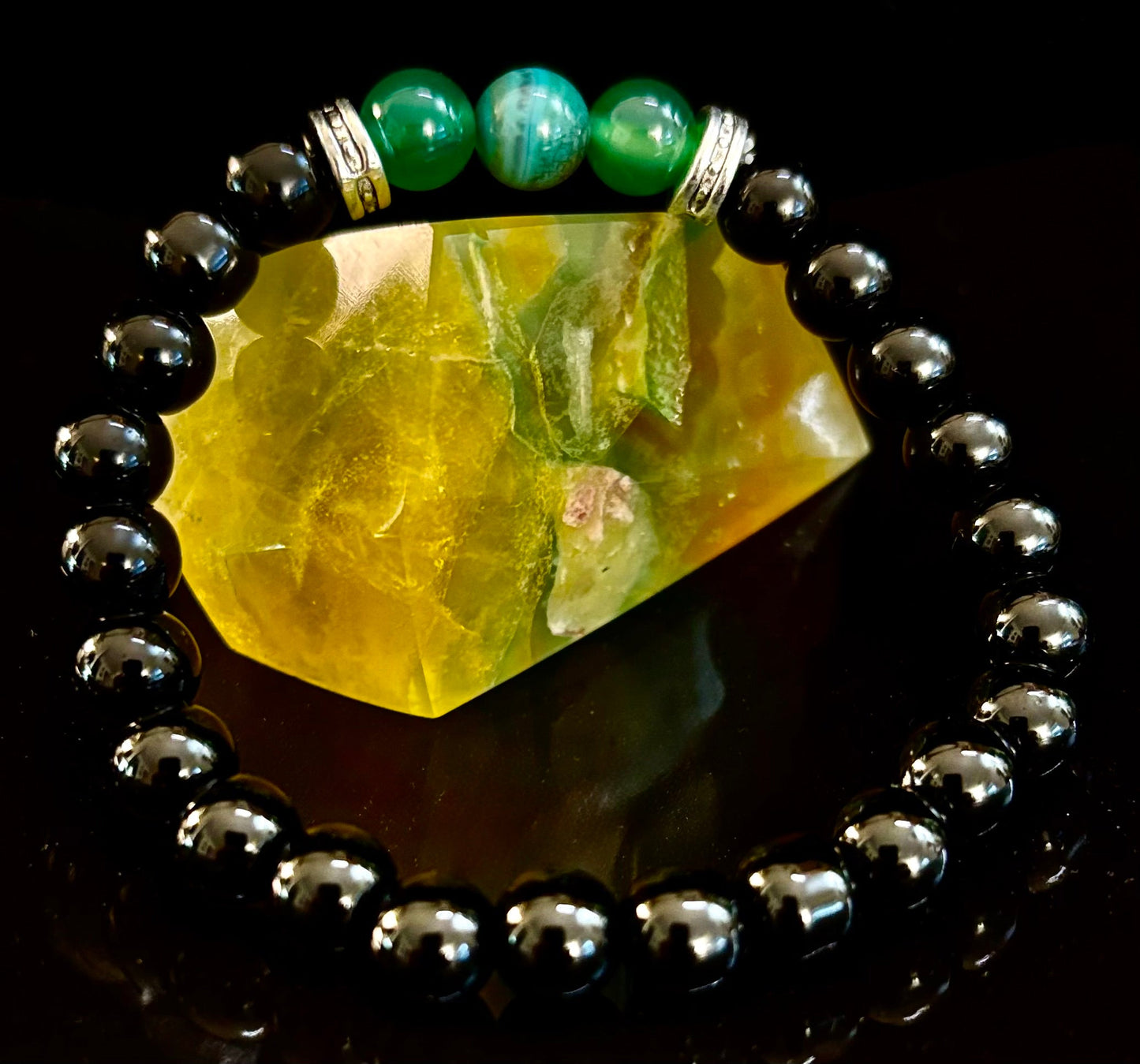 Pulsera Elástica de Piedra Natural Verde – Hecha a Mano en Turquía