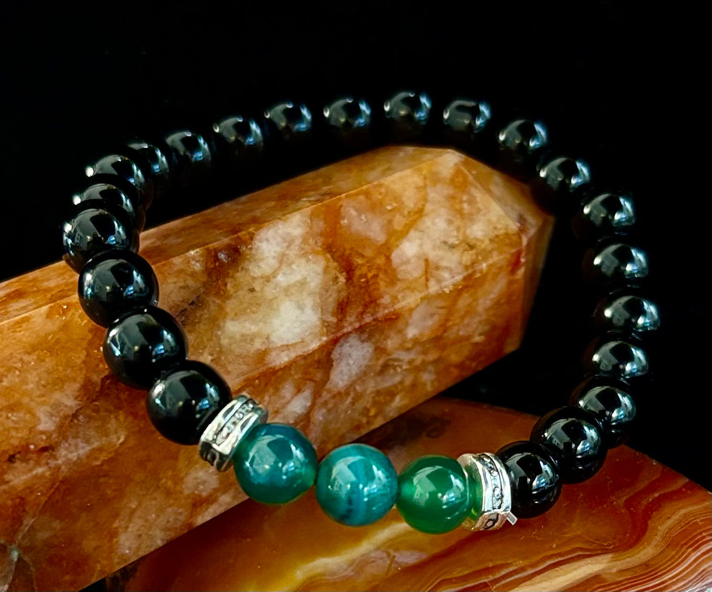 Pulsera Elástica de Piedra Natural Verde – Hecha a Mano en Turquía