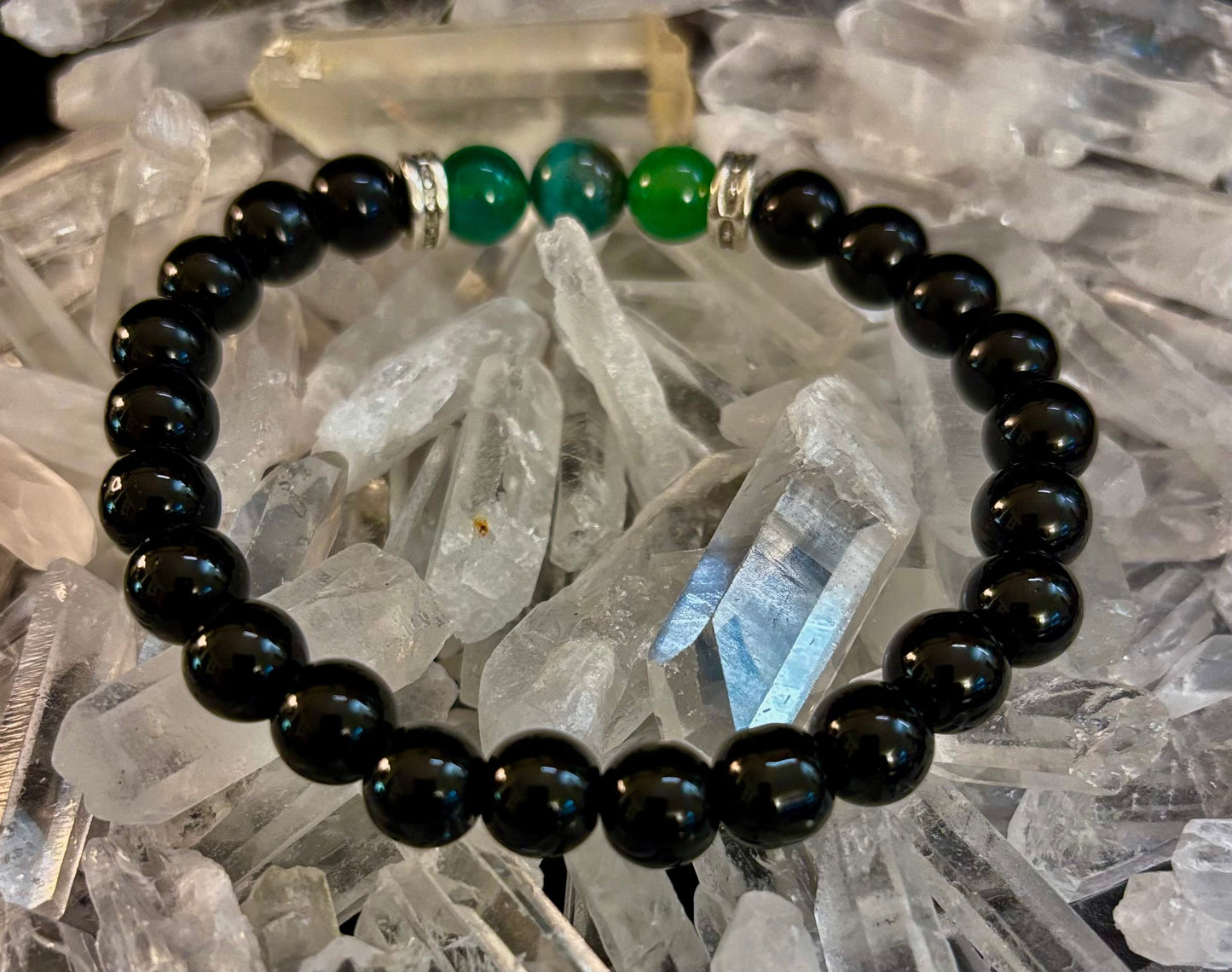 Pulsera Elástica de Piedra Natural Verde – Hecha a Mano en Turquía