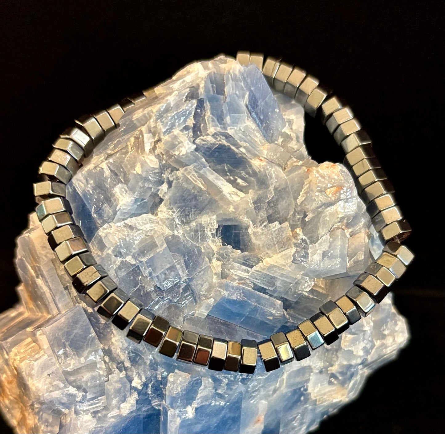 Pulsera de cuentas geométrica retro – Diseñada para muñecas grandes a extragrandes