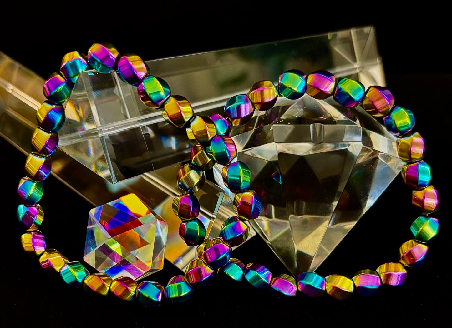 Pulsera de cuentas geométricas estilo arcoíris – Orgullo y poder LGBTQ+ para muñecas medianas y grandes