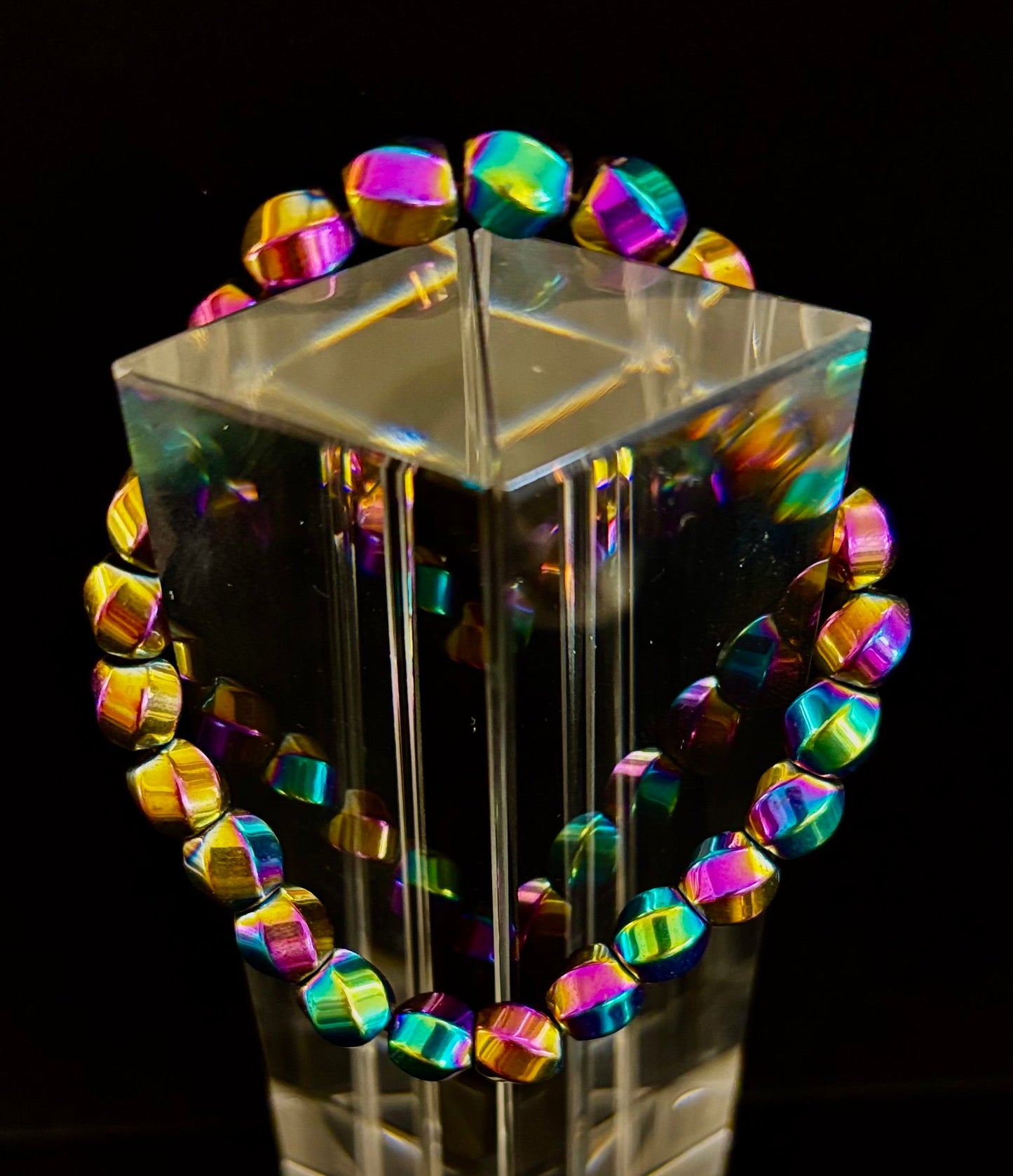 Pulsera de cuentas geométricas estilo arcoíris – Orgullo y poder LGBTQ+ para muñecas medianas y grandes