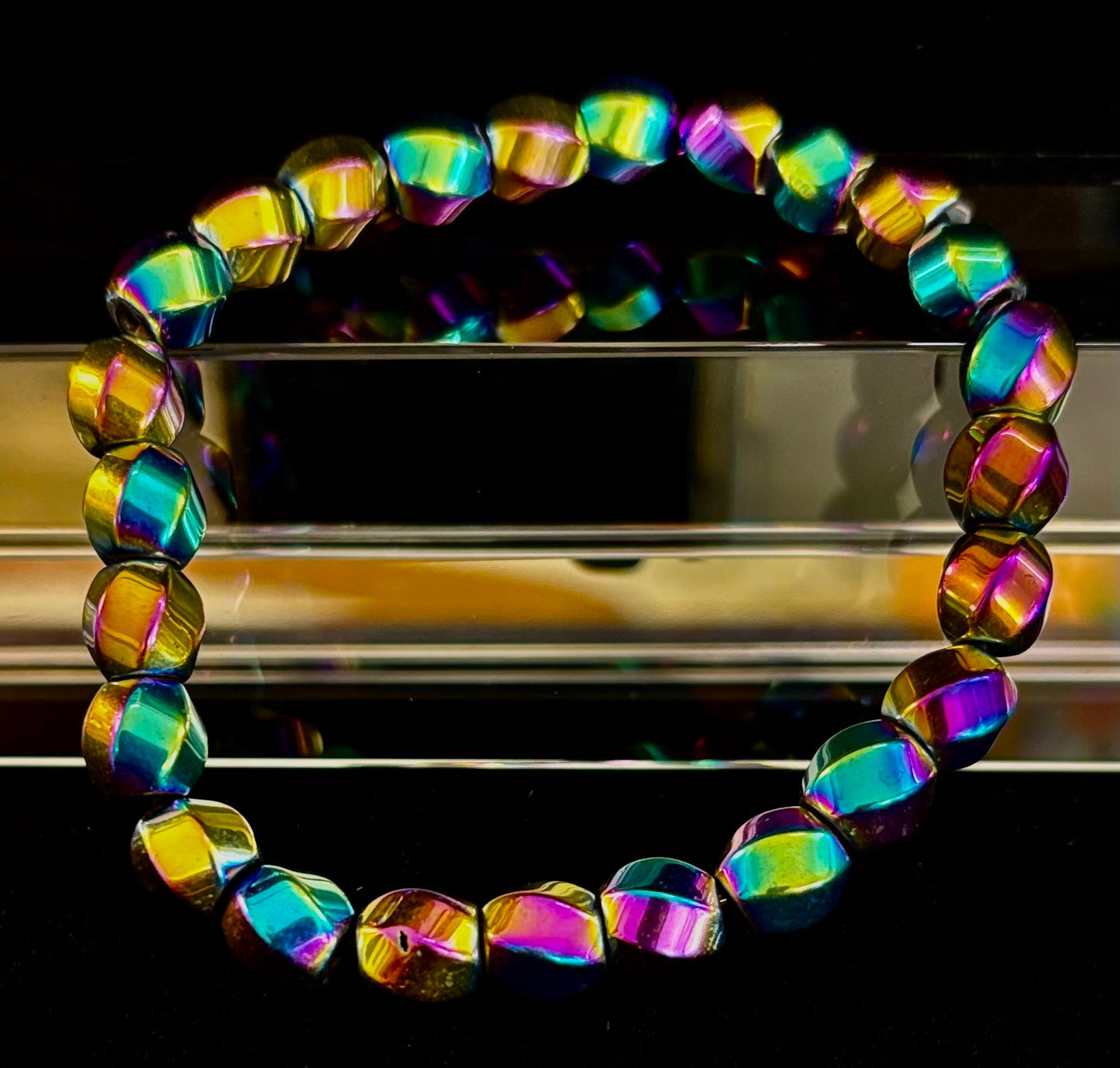 Pulsera de cuentas geométricas estilo arcoíris – Orgullo y poder LGBTQ+ para muñecas medianas y grandes