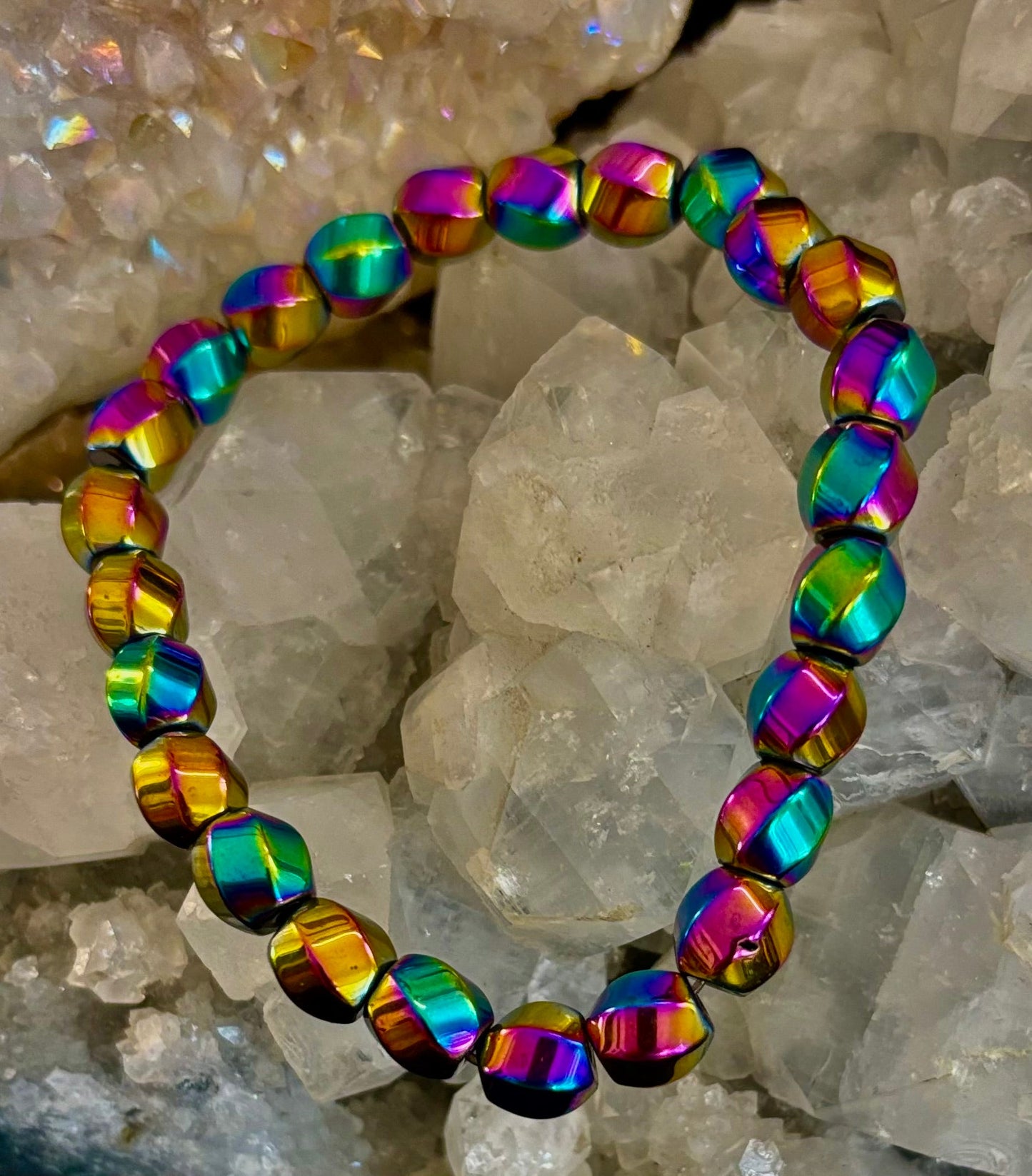 Pulsera de cuentas geométricas estilo arcoíris – Orgullo y poder LGBTQ+ para muñecas medianas y grandes