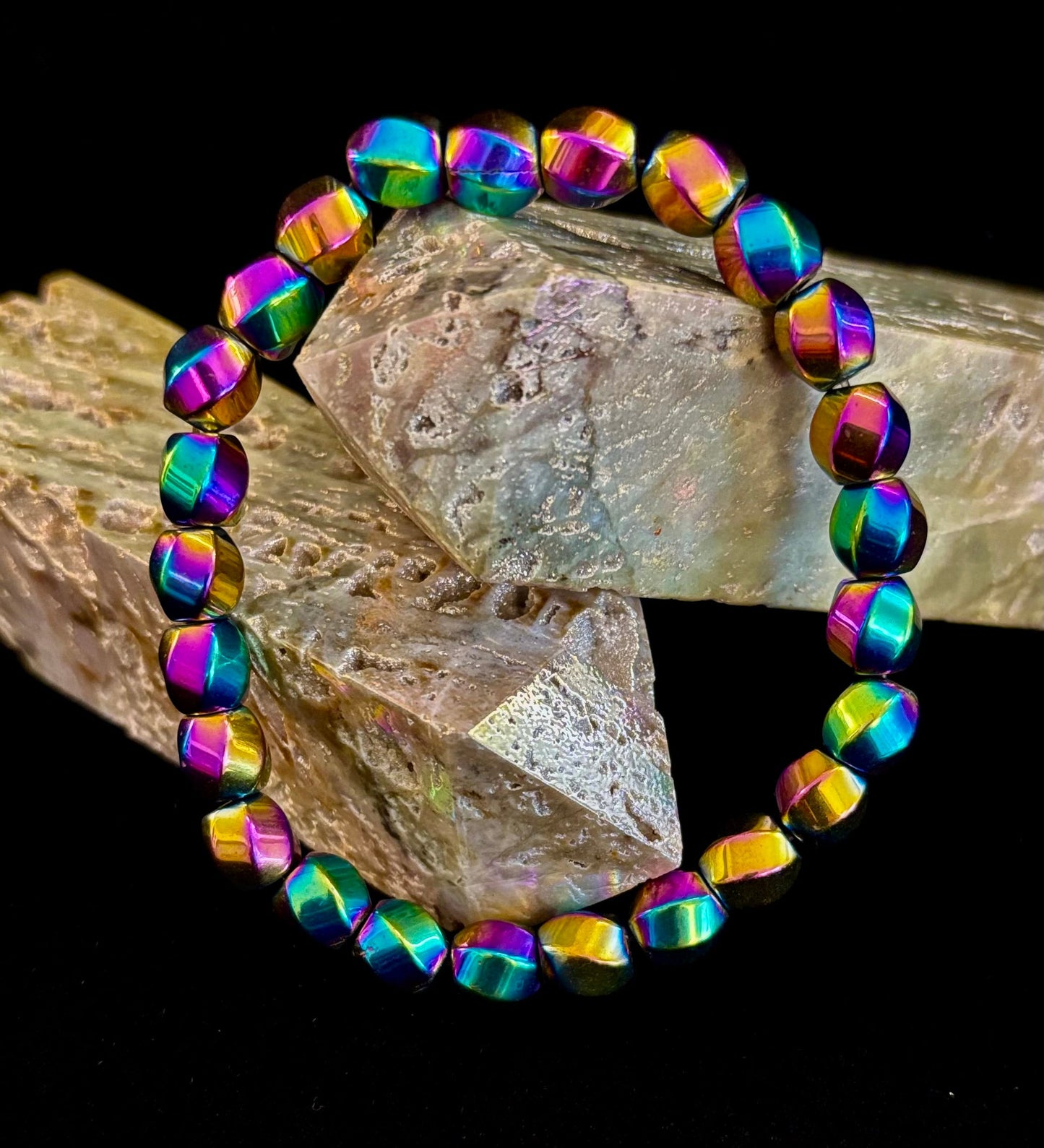 Pulsera de cuentas geométricas estilo arcoíris – Orgullo y poder LGBTQ+ para muñecas medianas y grandes