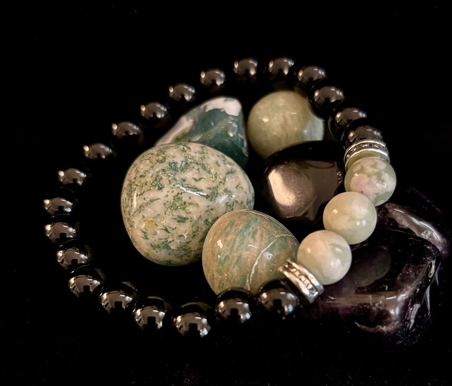 Pulsera Elástica Unisex de Piedra Natural Verde Grisácea Blanquecina – Muñecas Medianas