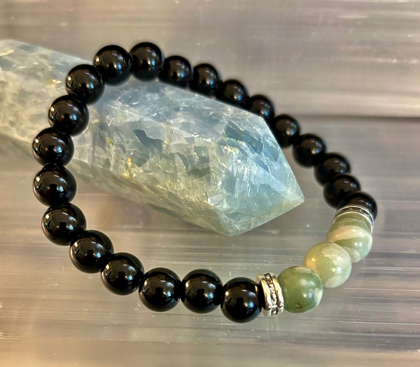 Pulsera Elástica Unisex de Piedra Natural Verde Grisácea Blanquecina – Muñecas Medianas