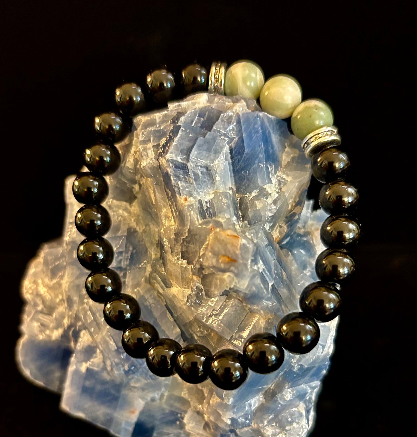 Pulsera Elástica Unisex de Piedra Natural Verde Grisácea Blanquecina – Muñecas Medianas
