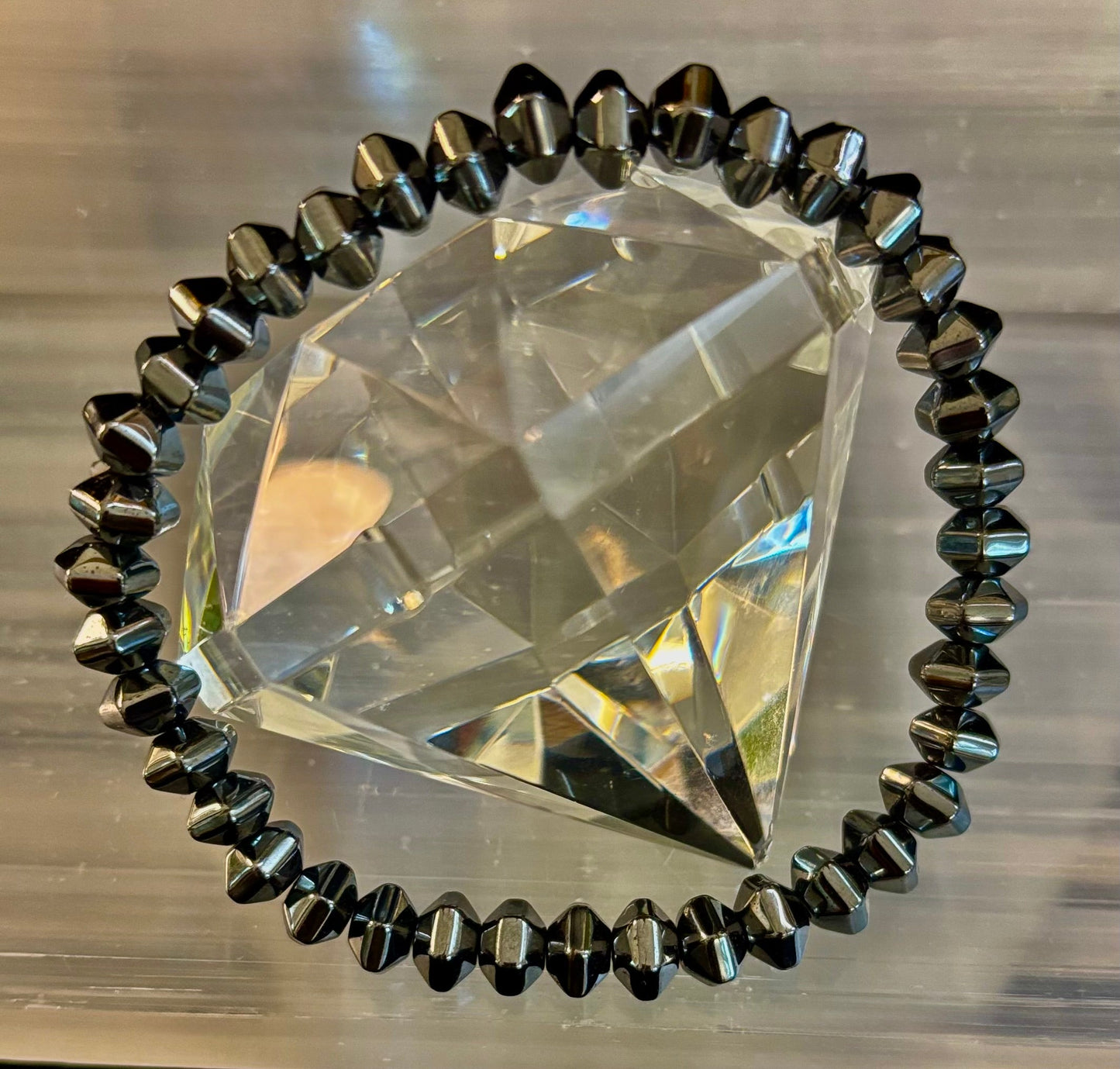 Pulsera Geométrica de Acero Facetado con Cuentas – Fuerza y Estilo para Muñecas Medianas a Grandes