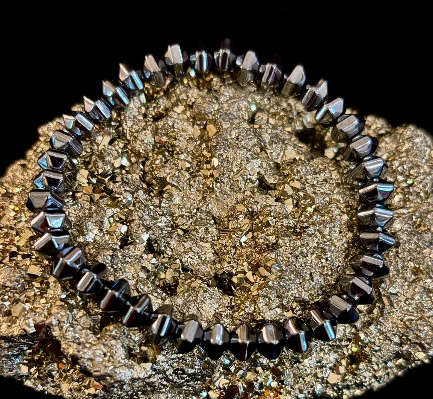 Pulsera Geométrica de Acero Facetado con Cuentas – Fuerza y Estilo para Muñecas Medianas a Grandes