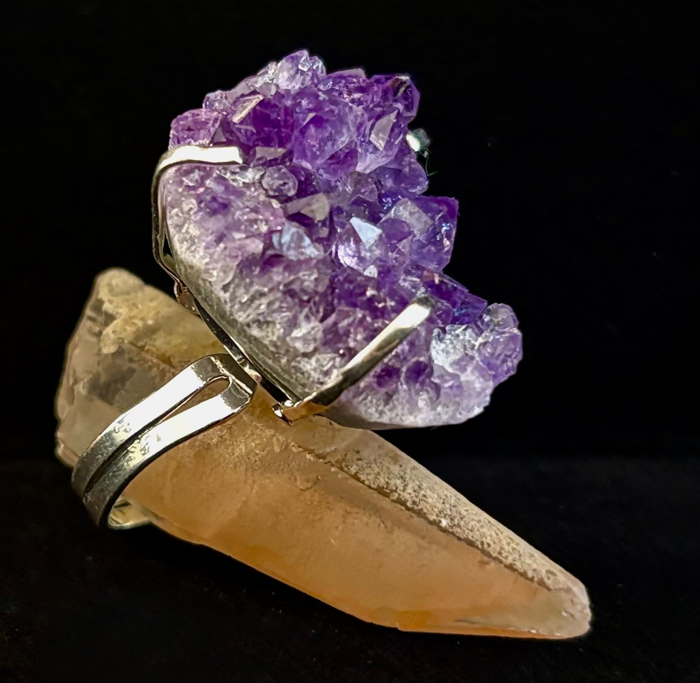 Anillo llamativo de geoda de amatista natural – Hecho a mano en Brasil