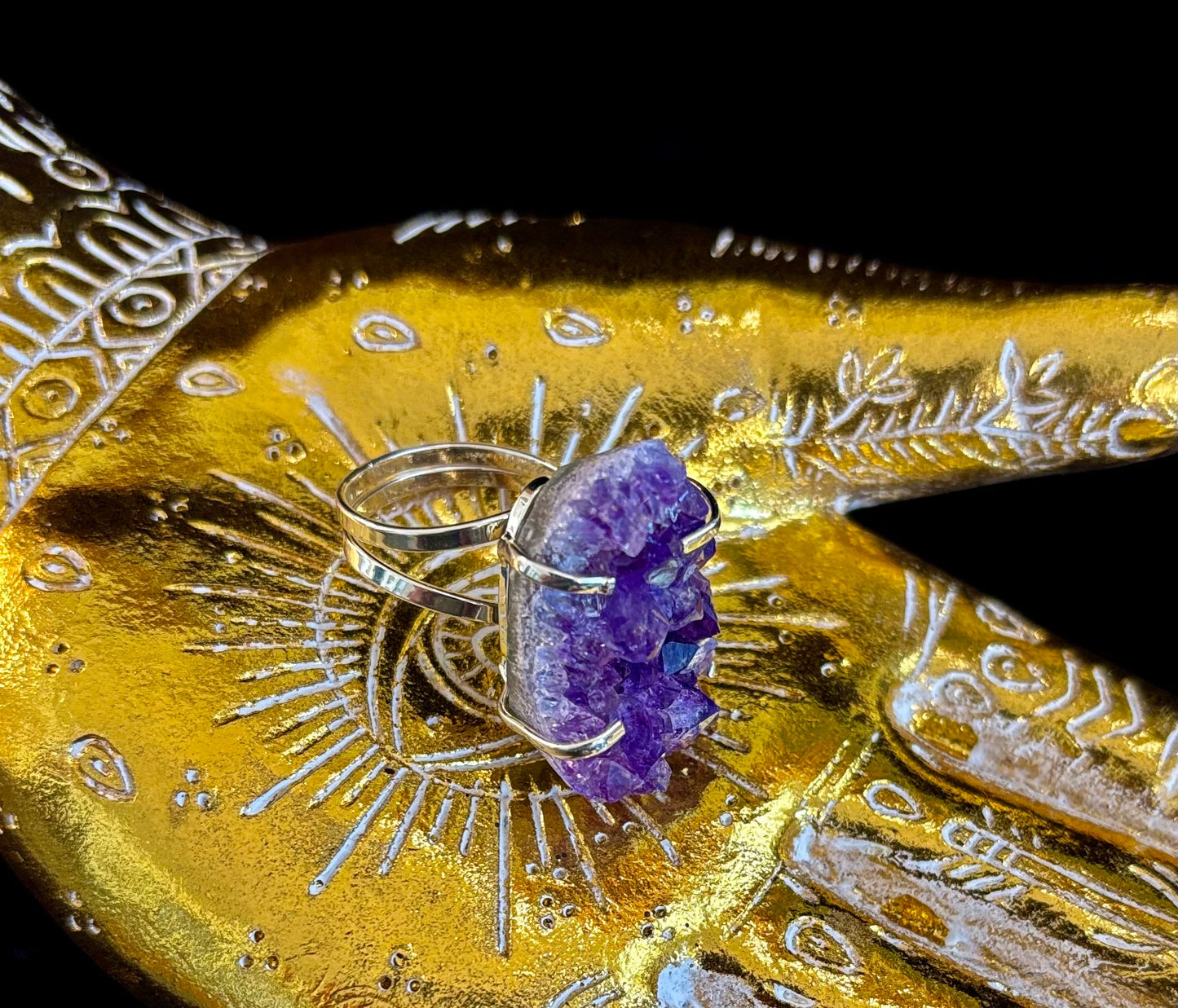 Anillo llamativo de geoda de amatista natural – Hecho a mano en Brasil