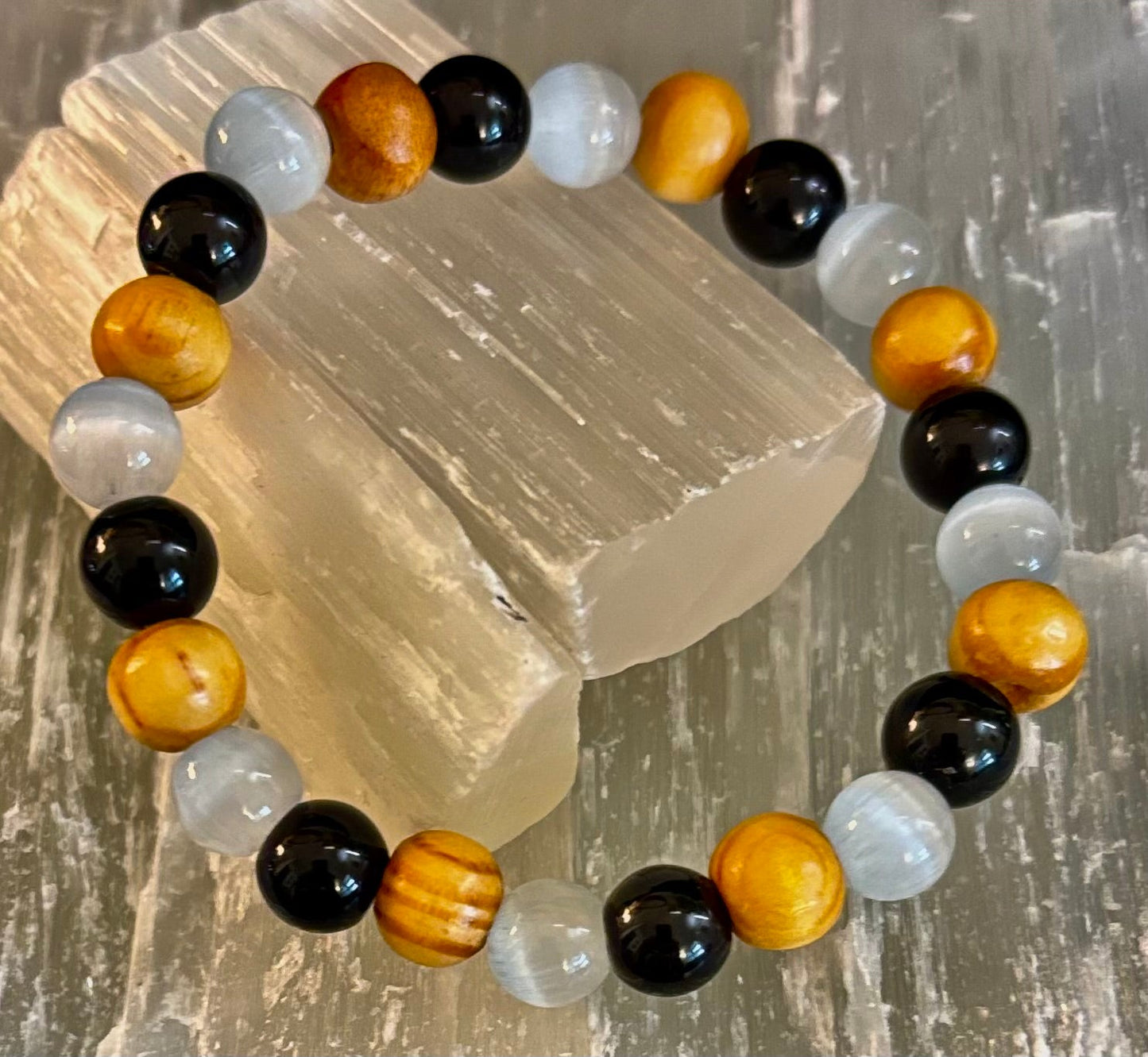 Pulsera de Selenita, Turmalina Negra y Palo Santo – Protección y Limpieza para Muñecas Pequeñas