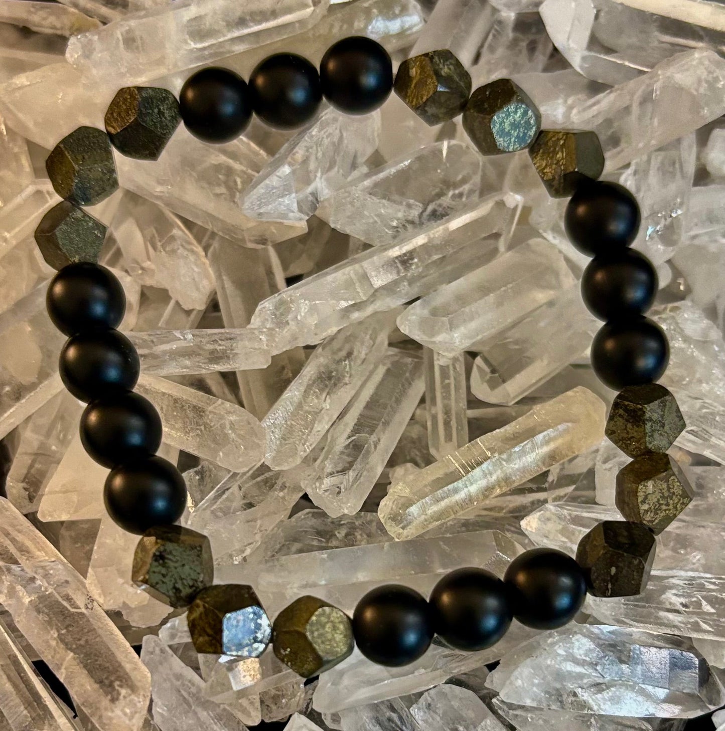 Pulsera de pirita de hierro amarilla con corte de rombo – Fuerza y Confianza - Muñecas medianas a grandes