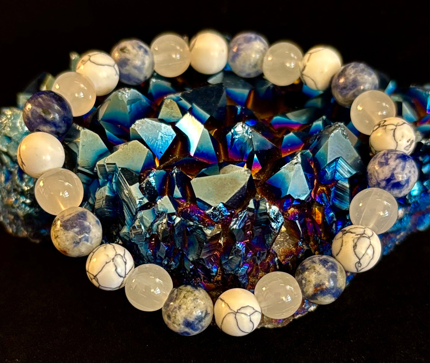 Pulsera de cuentas de lapislázuli, turquesa blanca y selenita – Protección, conexión a tierra y claridad espiritual
