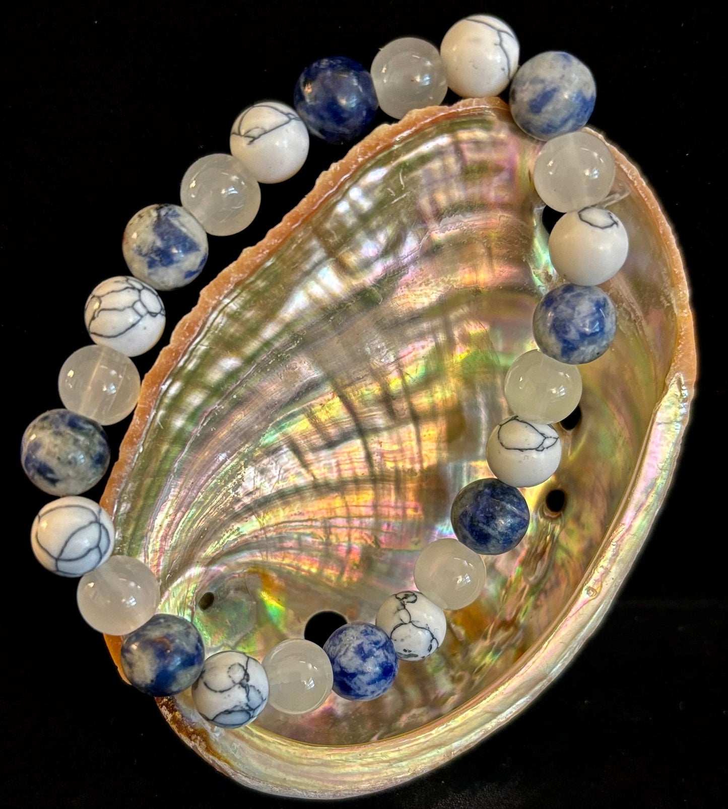 Pulsera de cuentas de lapislázuli, turquesa blanca y selenita – Protección, conexión a tierra y claridad espiritual