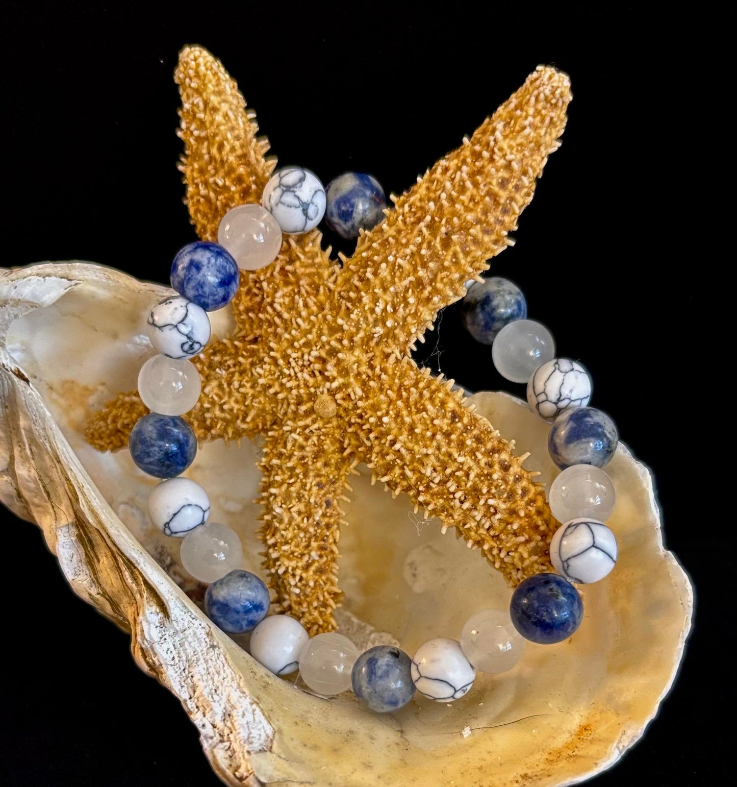 Pulsera de cuentas de lapislázuli, turquesa blanca y selenita – Protección, conexión a tierra y claridad espiritual