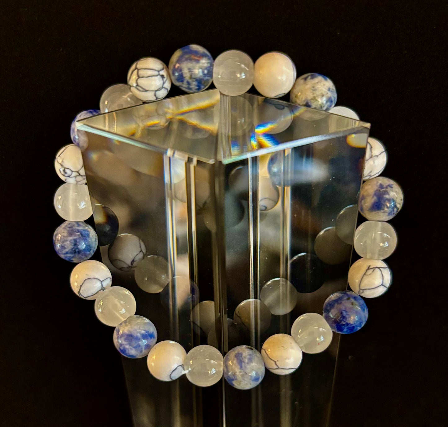 Pulsera de cuentas de lapislázuli, turquesa blanca y selenita – Protección, conexión a tierra y claridad espiritual