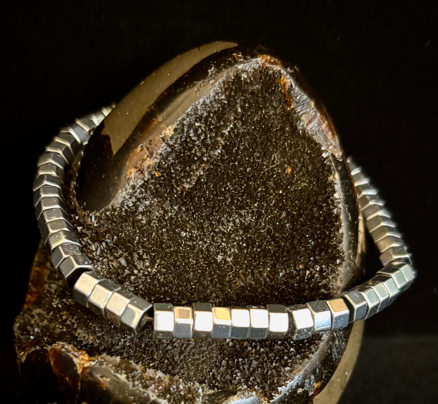 Pulsera de Cuentas Cubo Plateado Elegante – Estilo Minimalista para Cualquier Ocasión