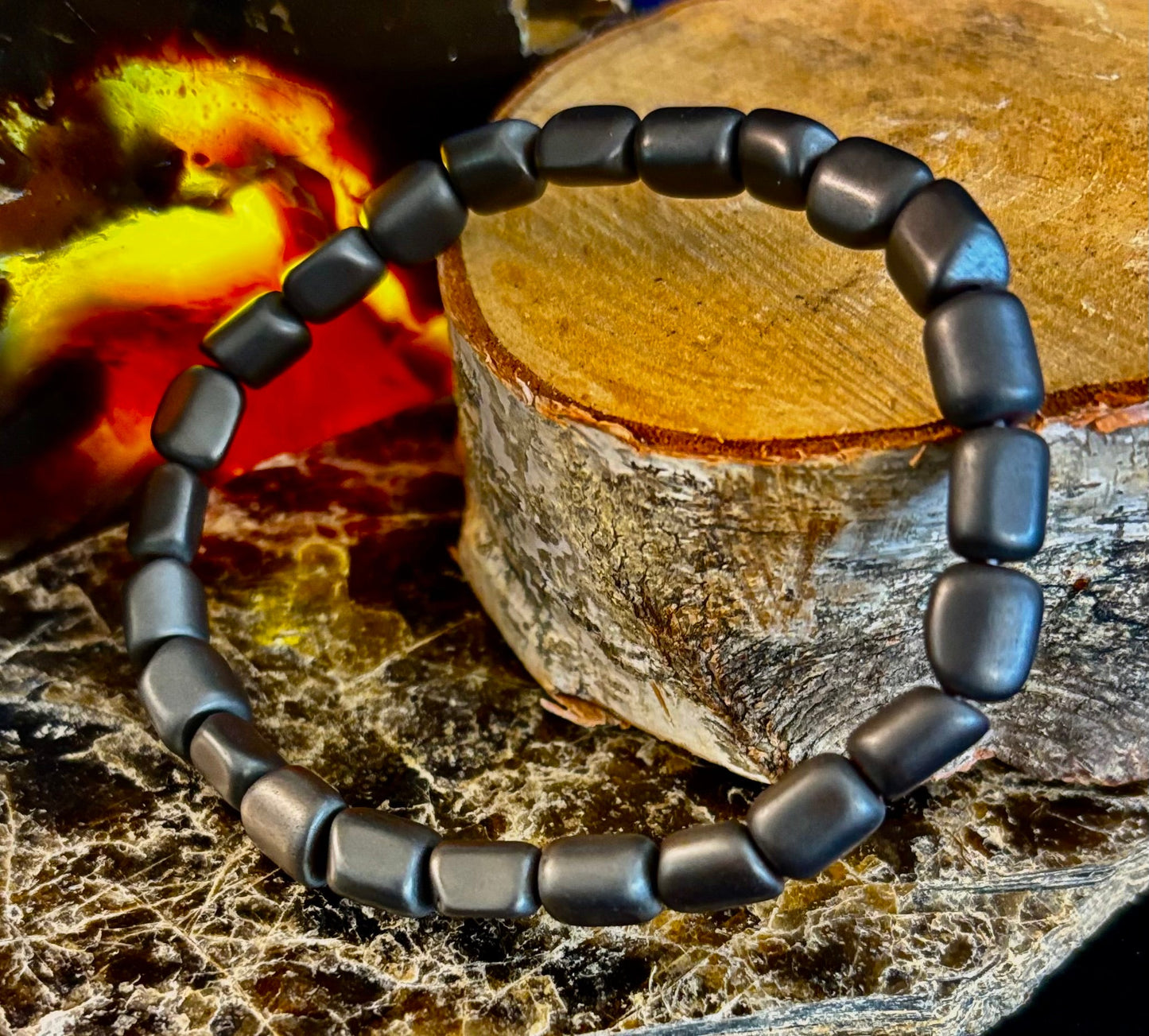 Pulsera de cuentas de hematita – Gunmetal, oro y plata (muñecas medianas-grandes)