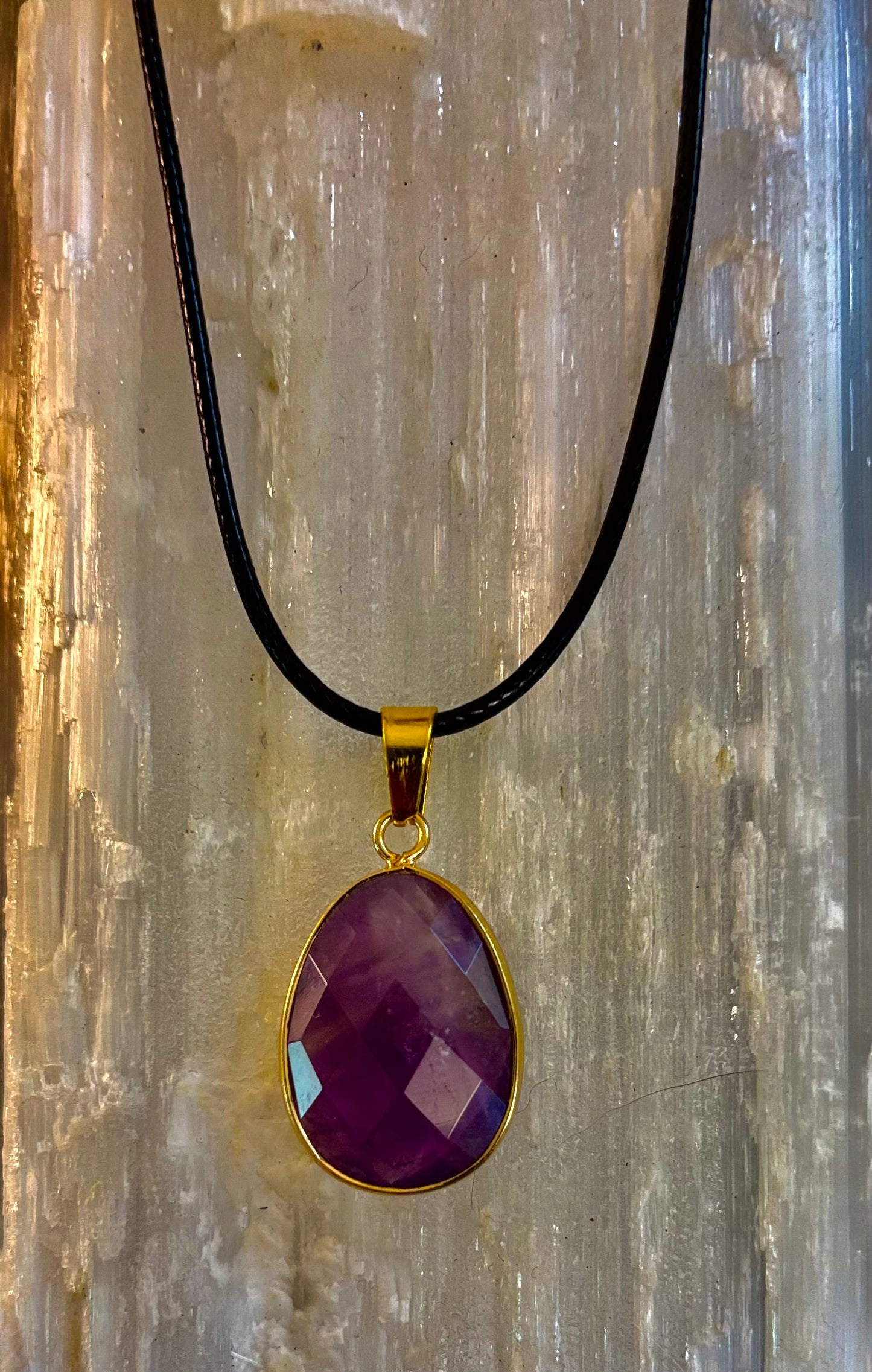 Collar con gota de cristal – Colgante en forma de lágrima de 2.5 cm (Hecho en Australia)