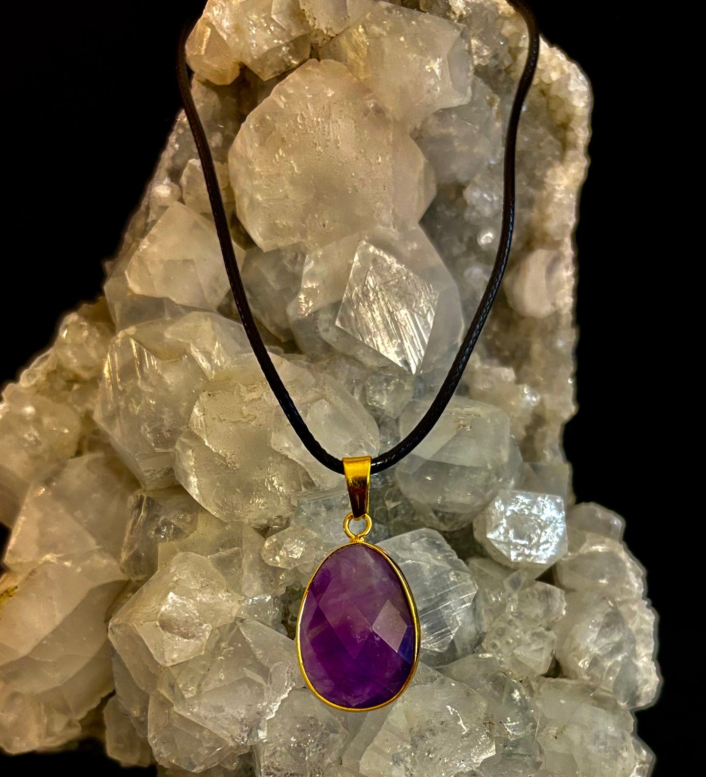 Collar con gota de cristal – Colgante en forma de lágrima de 2.5 cm (Hecho en Australia)