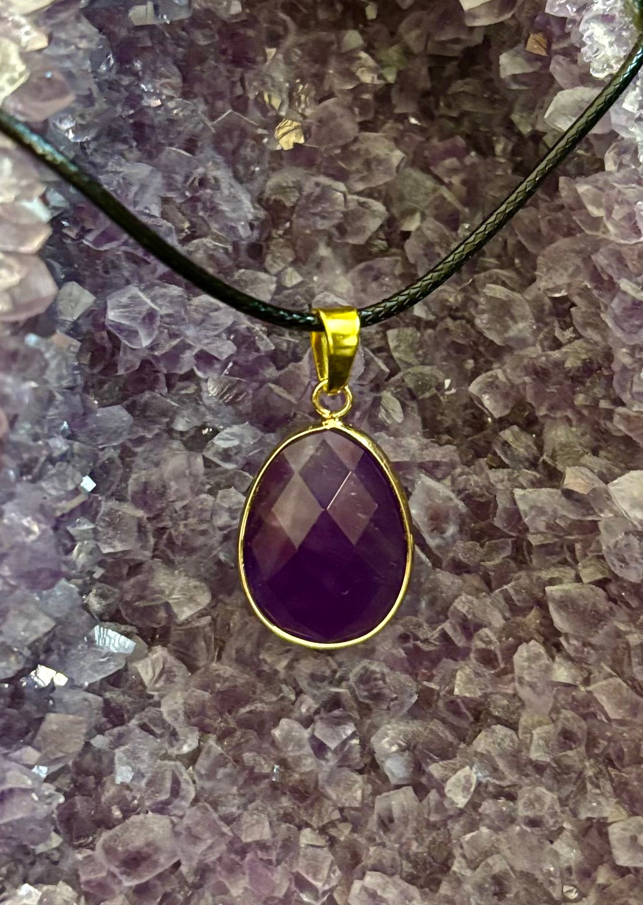 Collar con gota de cristal – Colgante en forma de lágrima de 2.5 cm (Hecho en Australia)