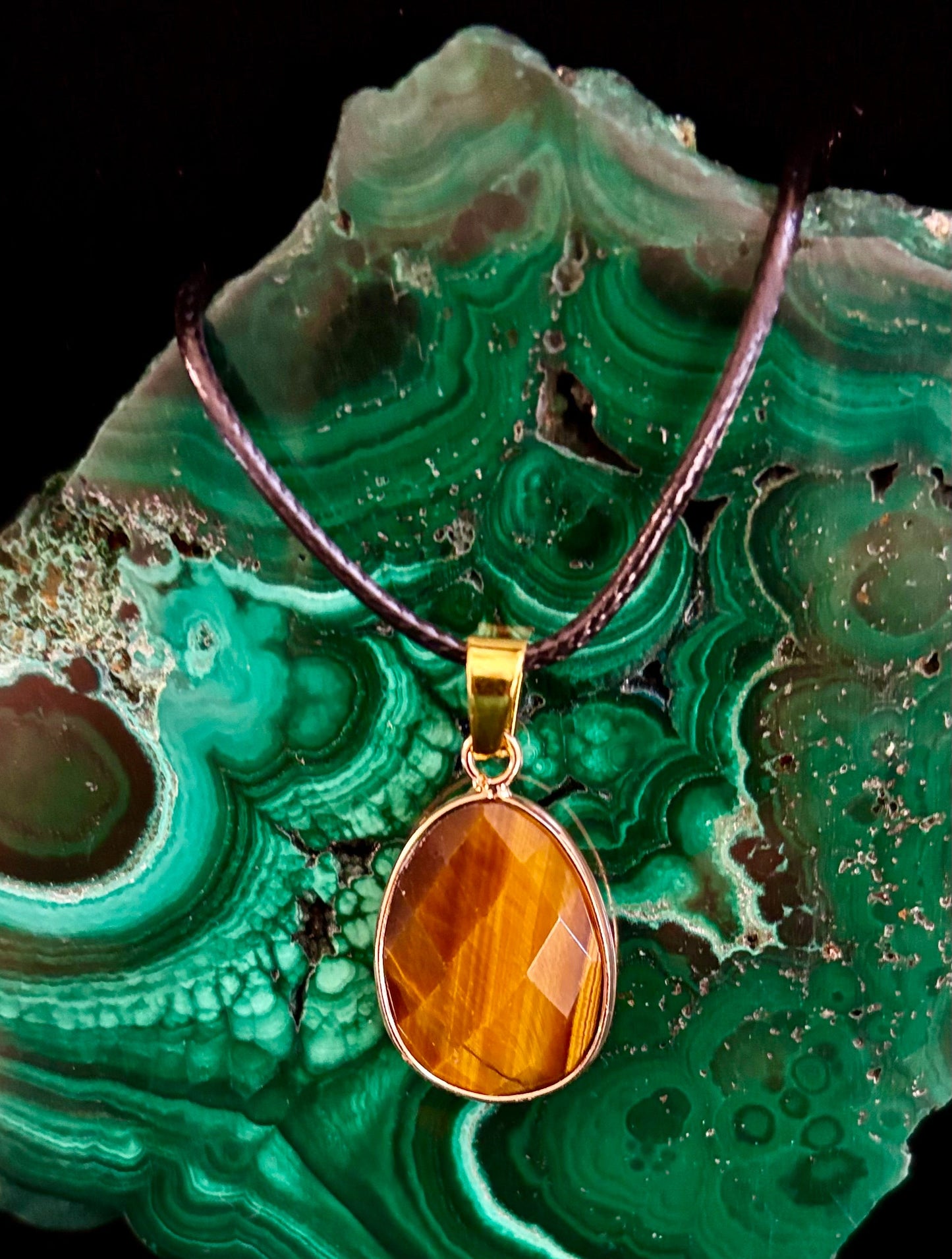 Collar con gota de cristal – Colgante en forma de lágrima de 2.5 cm (Hecho en Australia)