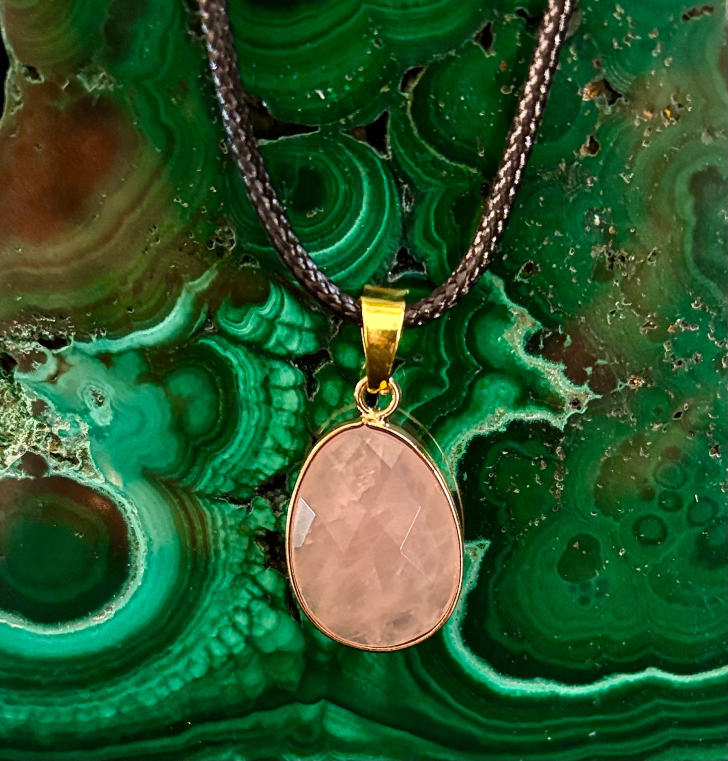Collar con gota de cristal – Colgante en forma de lágrima de 2.5 cm (Hecho en Australia)