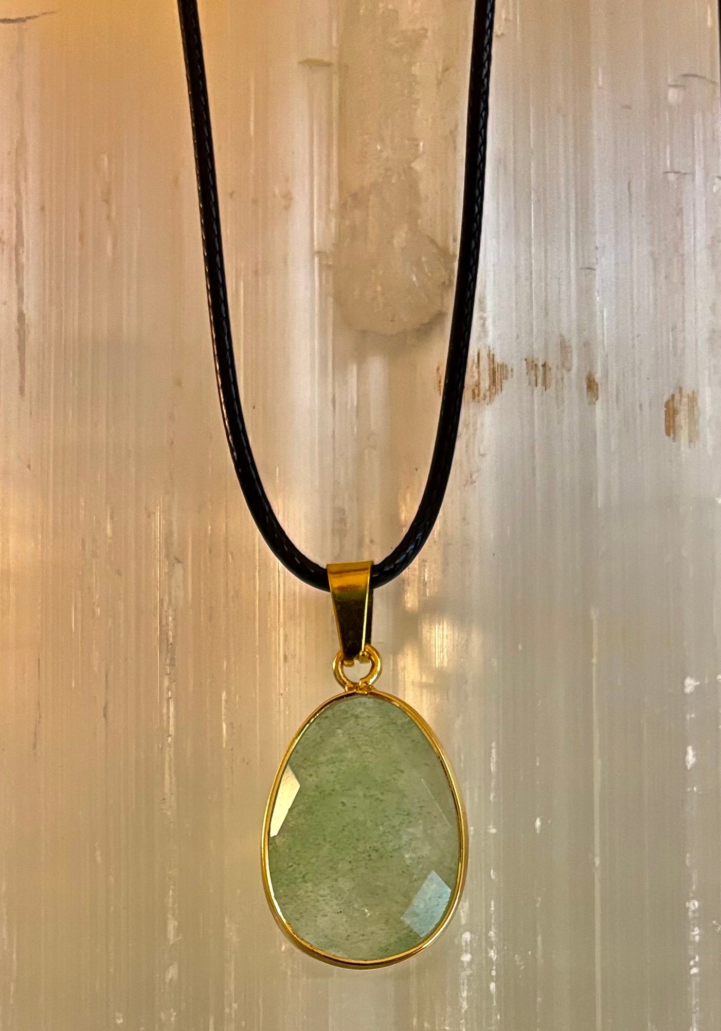 Collar con gota de cristal – Colgante en forma de lágrima de 2.5 cm (Hecho en Australia)