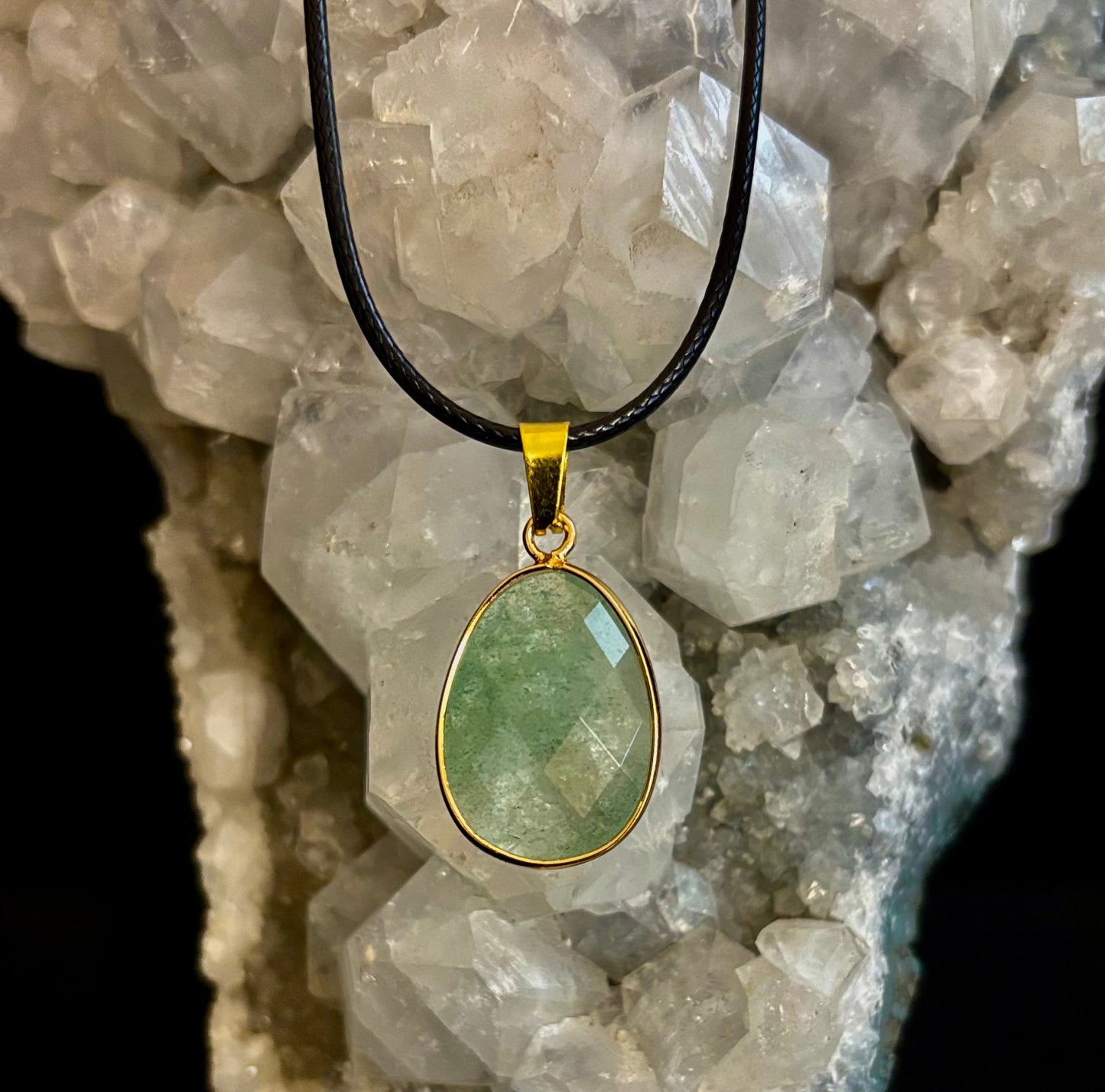 Collar con gota de cristal – Colgante en forma de lágrima de 2.5 cm (Hecho en Australia)