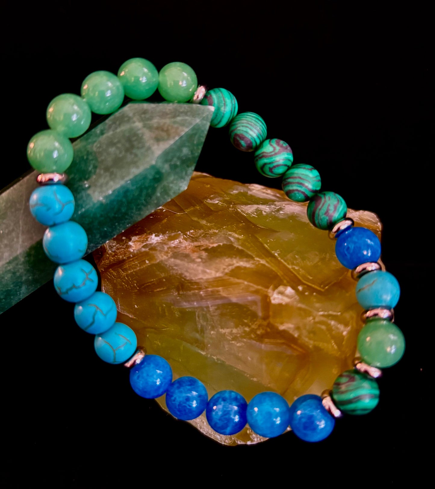 Pulsera Curativa para Aliviar la Ansiedad – Se adapta a muñecas grandes (Malaquita, Aventurina Verde, Turquesa y Aguamarina)