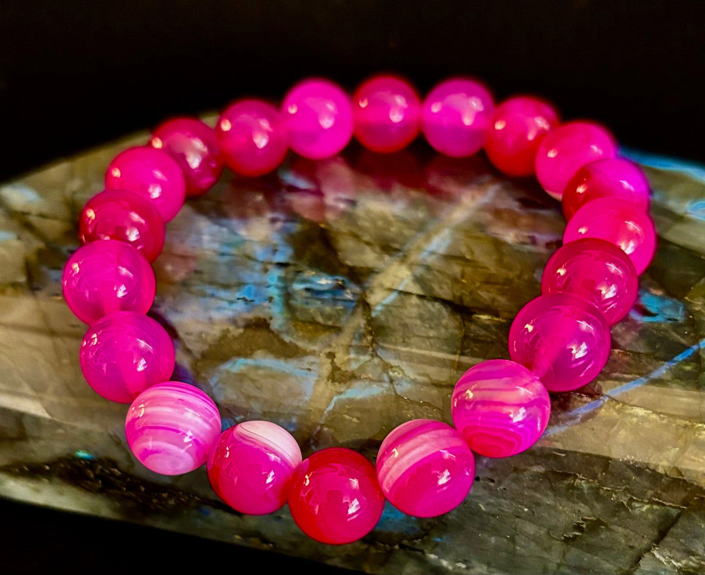 Pulsera de ágata de rayas rojas rosadas – Piedra natural de 10 mm para muñecas grandes